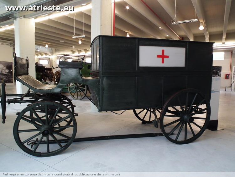 Carro a cavalli italiano uso ambulanza