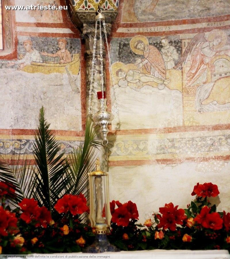 sempre il 23 novembre vine esposto nel reliquiario quella che è considerata la tibia di san Giusto. il resto delle reliquie, nella capsella del tesoro 