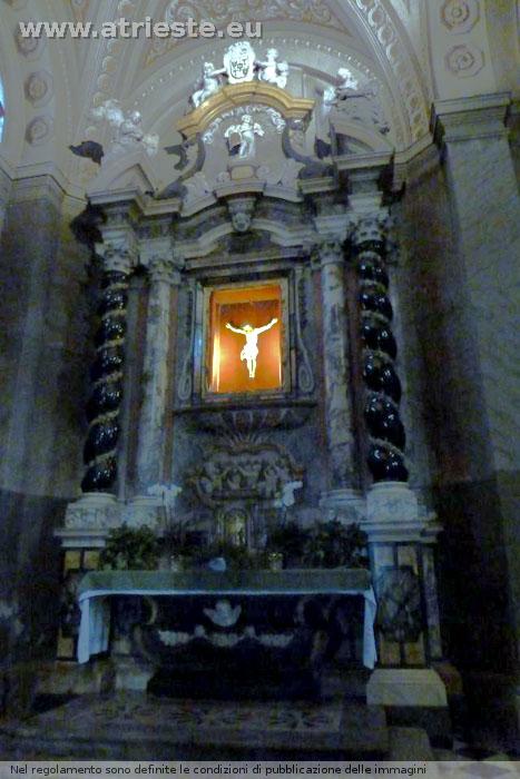  l'altare del crocifisso